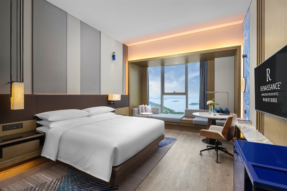 Club Suite, 1 Bedroom - Photo 4