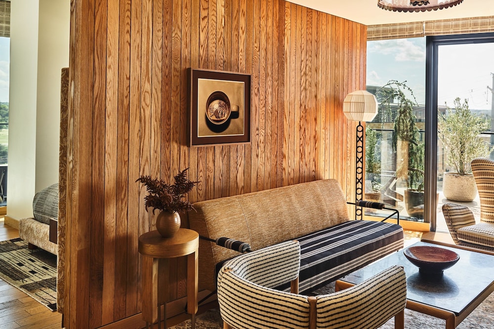 Proper Suite - Photo 5