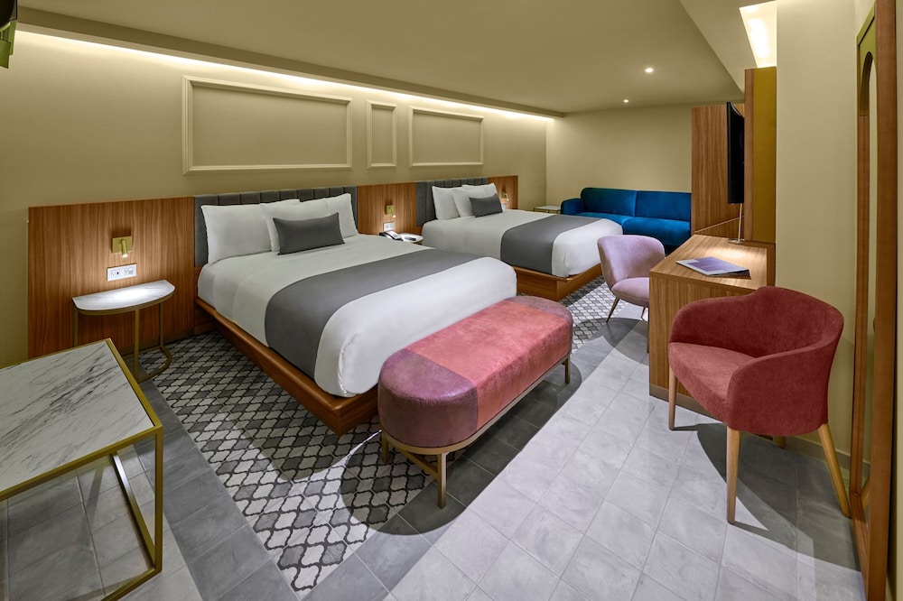 Superior Room, Multiple Beds - Photo 5