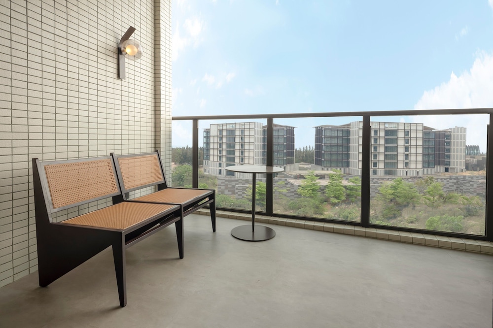 Superior Room, 2 Double Beds, Balcony, City View photo 2