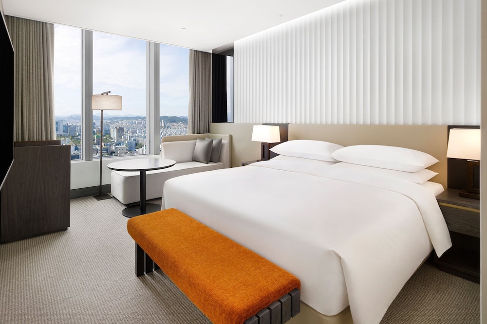 Business Deluxe Room, 1 King Bed