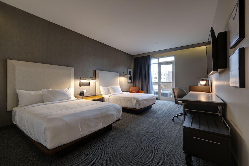 Room, 2 Queen Beds (Mobility Accessible, Tub) - Photo 1
