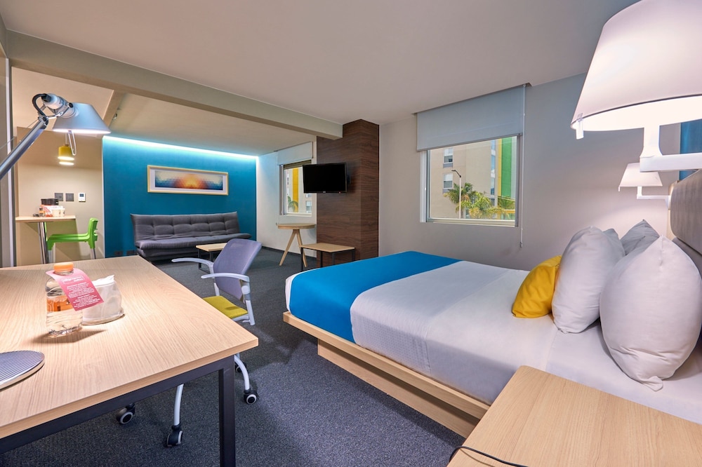 Suite, 1 Queen Bed With Sofa Bed, Non Smoking - Photo 1