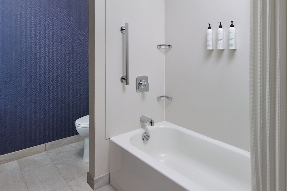 Studio Suite, Multiple Beds - Photo 3