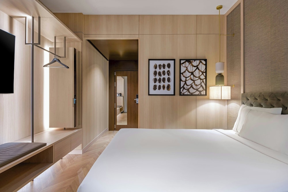 Standard Room, 1 Queen Bed