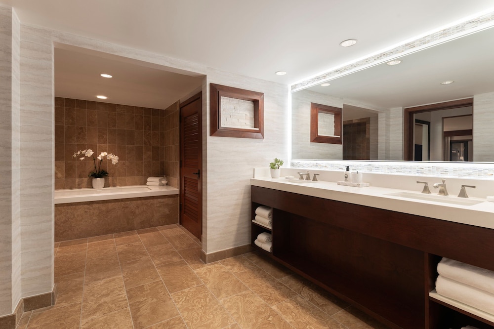 Club Suite, 1 Bedroom - Photo 5