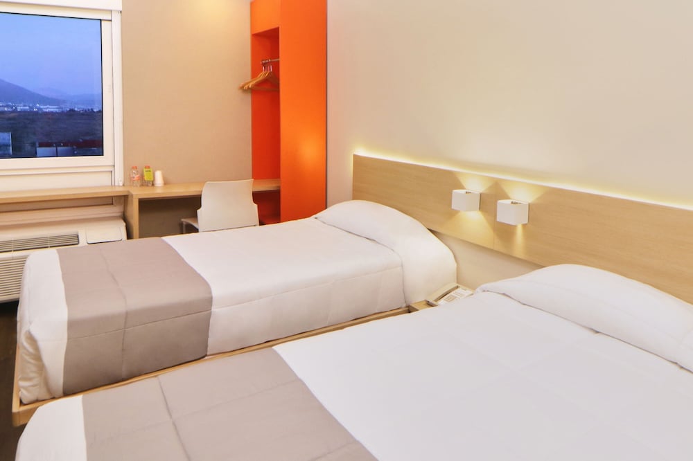 Room, 2 Twin Beds - Photo 4