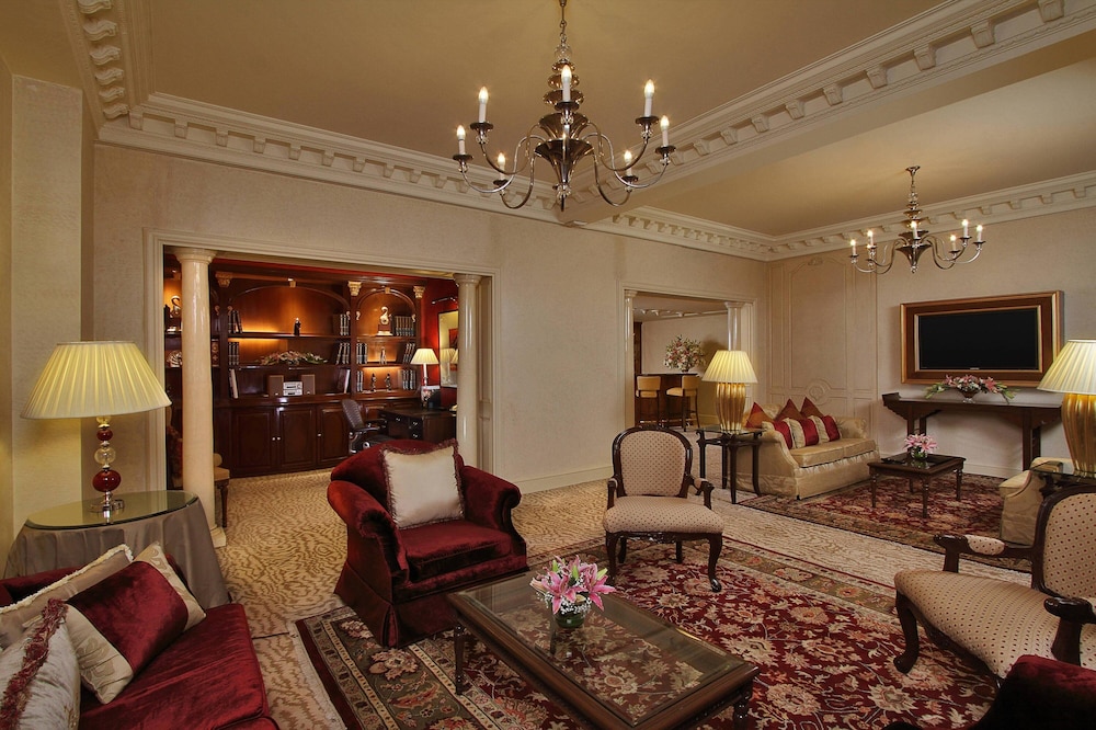 Grand Suite, 1 King Bed, Garden View photo 1