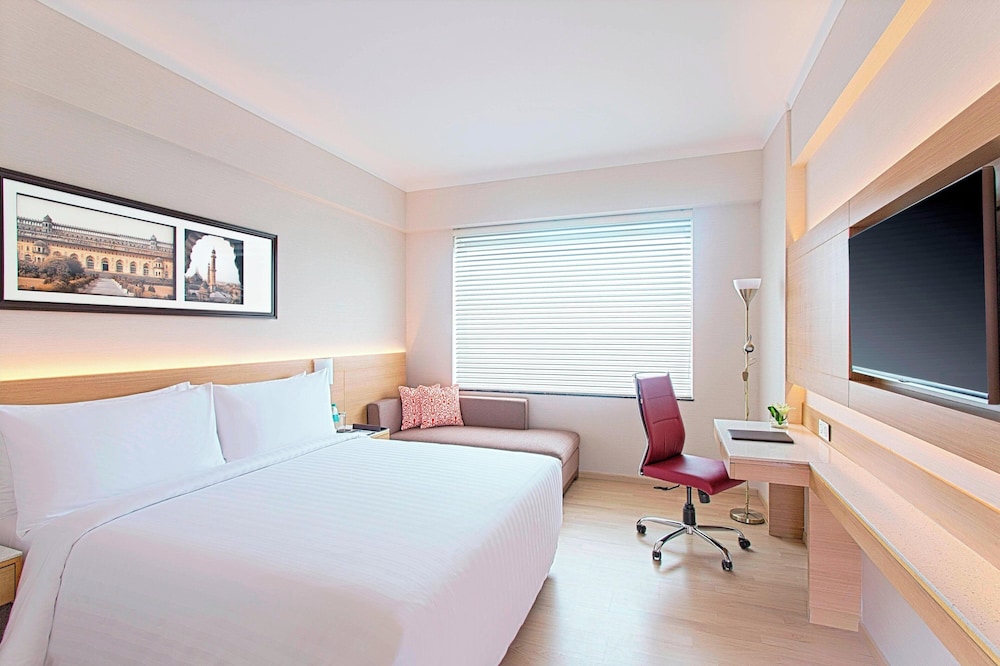 Room, 1 Queen Bed, City View