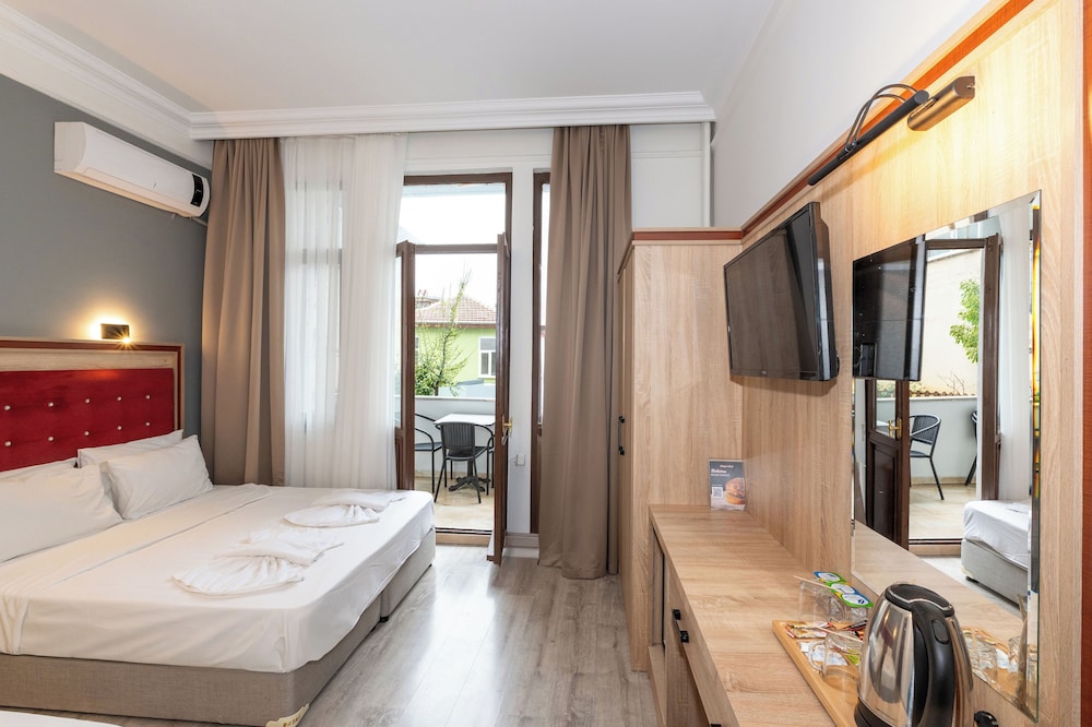 Superior Triple Room, Balcony, Sea View photo 1