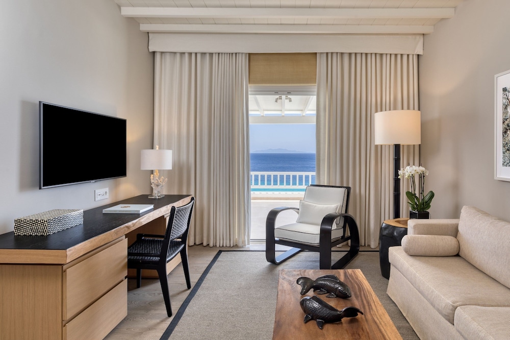Luxury Suite - Photo 4