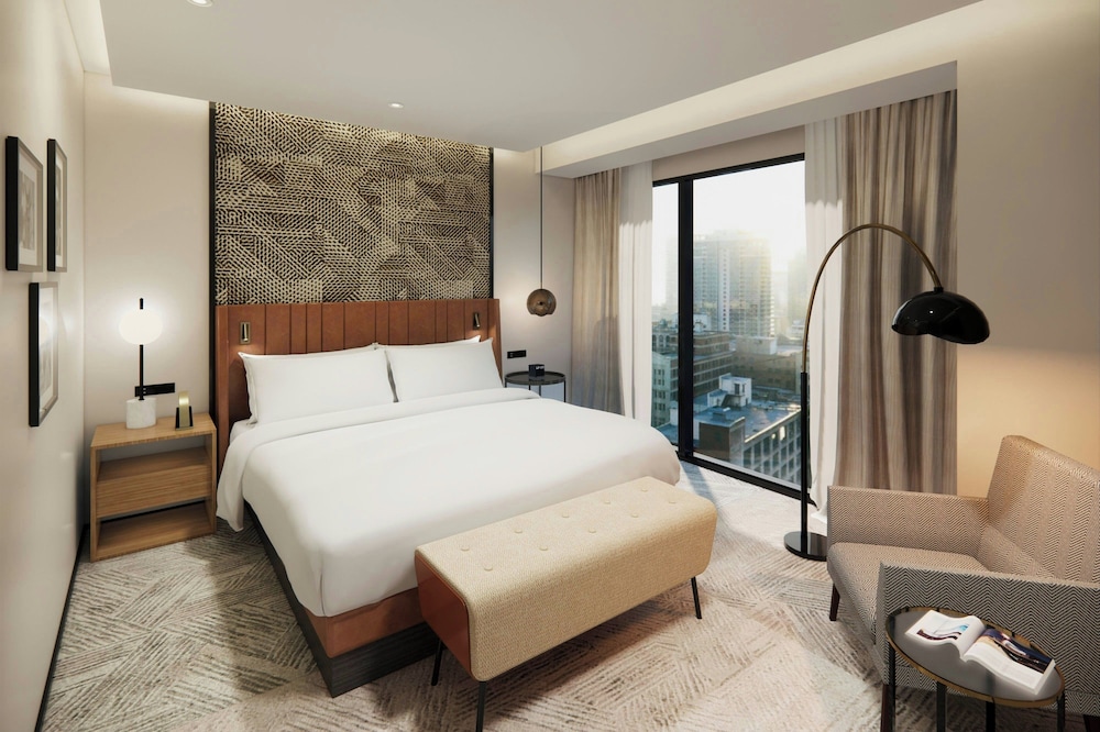 Executive Suite, 1 King Bed - Photo 2