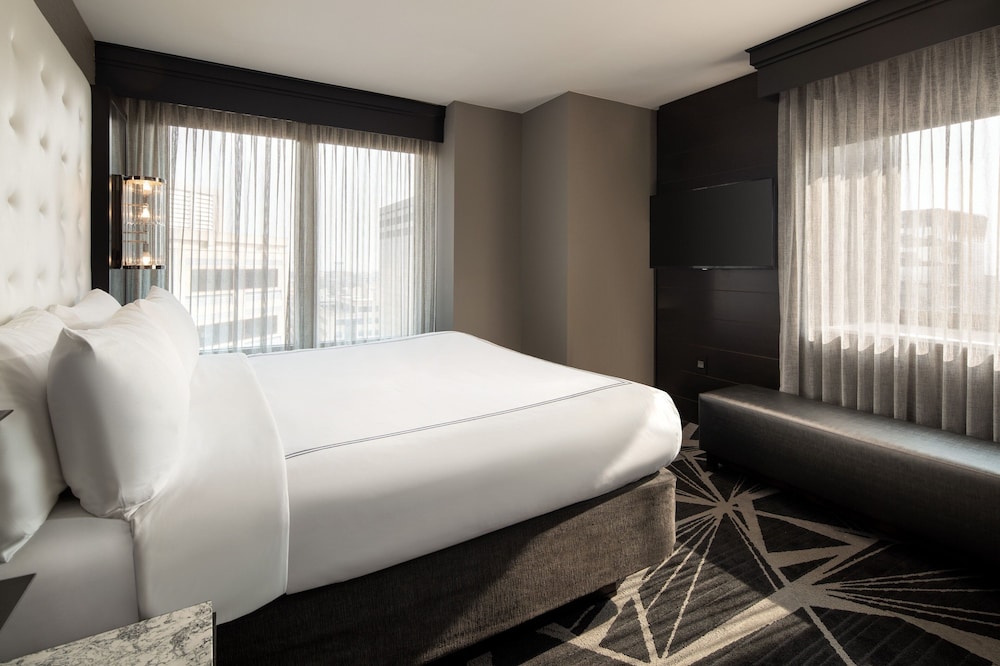 Clancy Chic Suite, 1 Bedroom (Hearing Accessible)