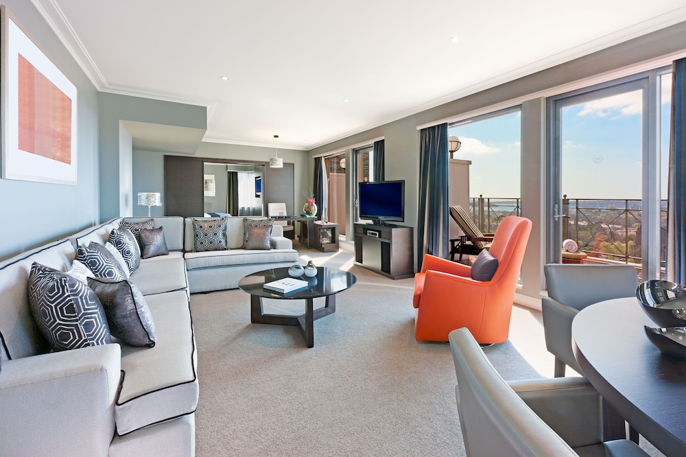 Deluxe Suite, 1 King Bed, Terrace - Photo 7