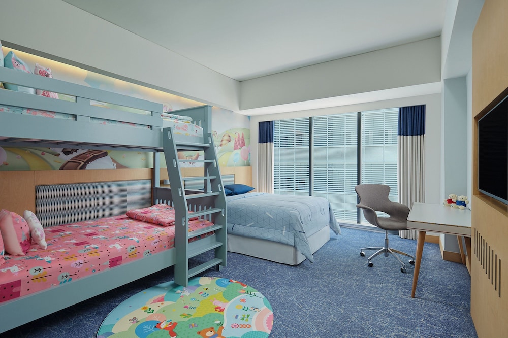 Family room, 1 Twin, Alternate: bunk beds photo 1