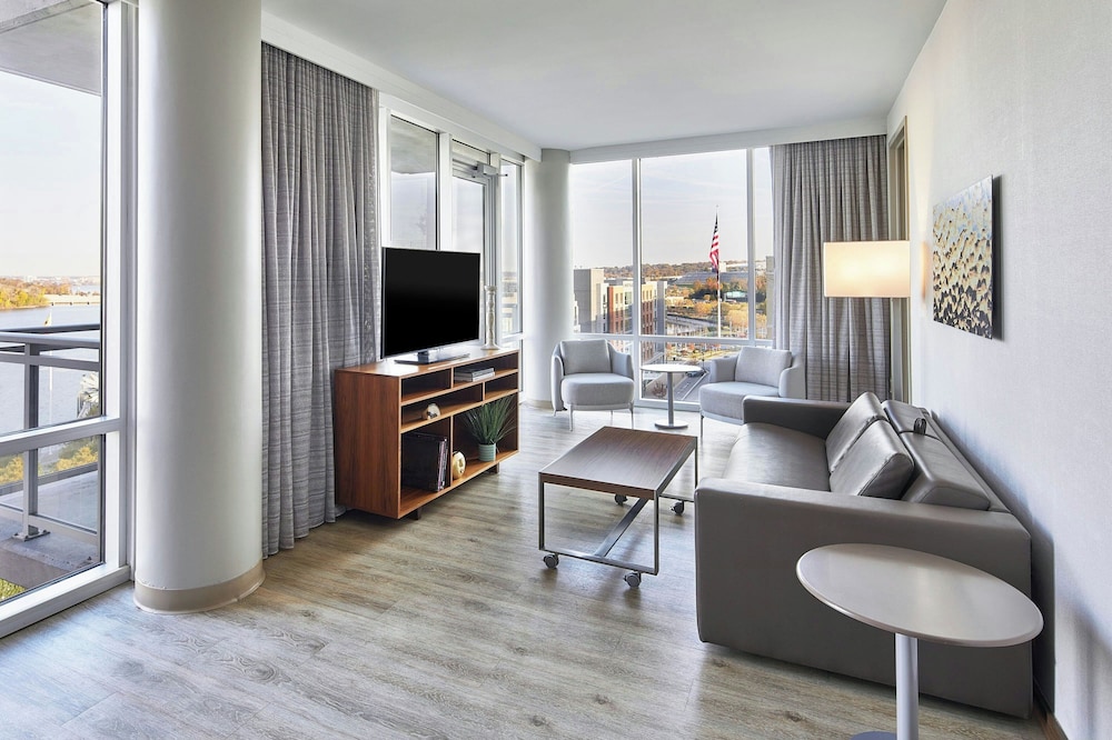 Suite, 1 Bedroom (View) - Photo 5