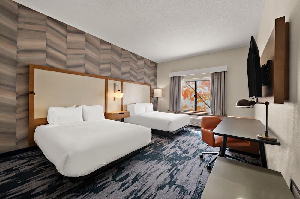 Room, 2 Queen Beds - Photo 4