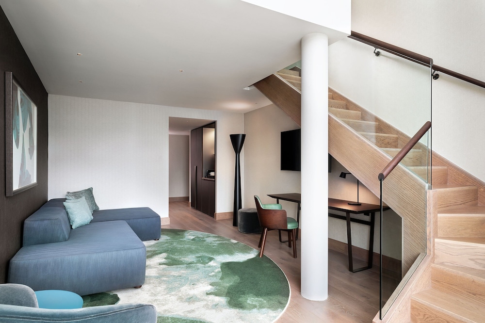 Suite, 1 Bedroom (View)