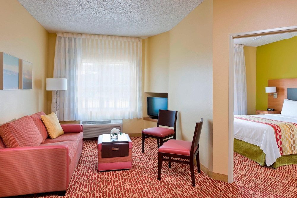 Suite, 1 Bedroom - Photo 1