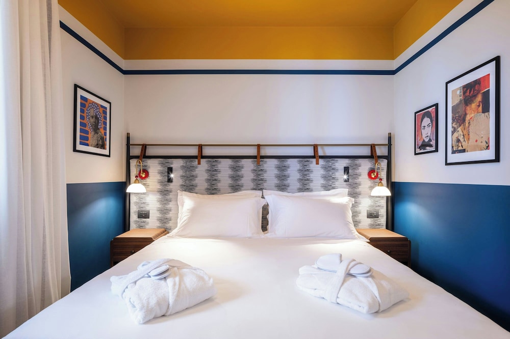 Junior Room, 1 King Bed with Sofa bed