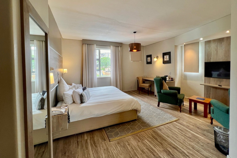 Room, 1 King Bed photo 2