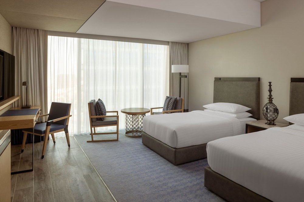 Deluxe Room, 2 Twin Beds, City View