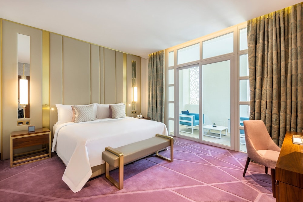 Grand Suite, 1 Bedroom, Balcony - Photo 8