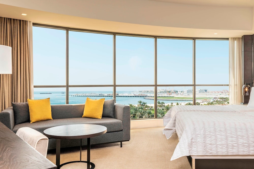 Deluxe Suite, 1 Bedroom, Smoking - Photo 3