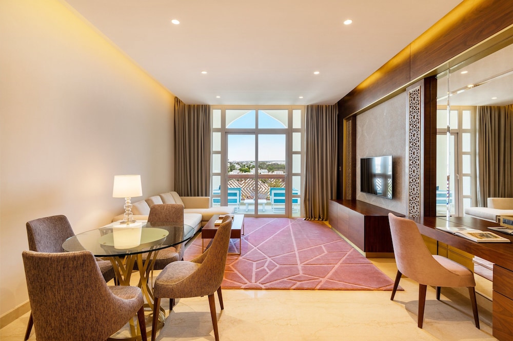 Grand Suite, 1 Bedroom, Balcony - Photo 6