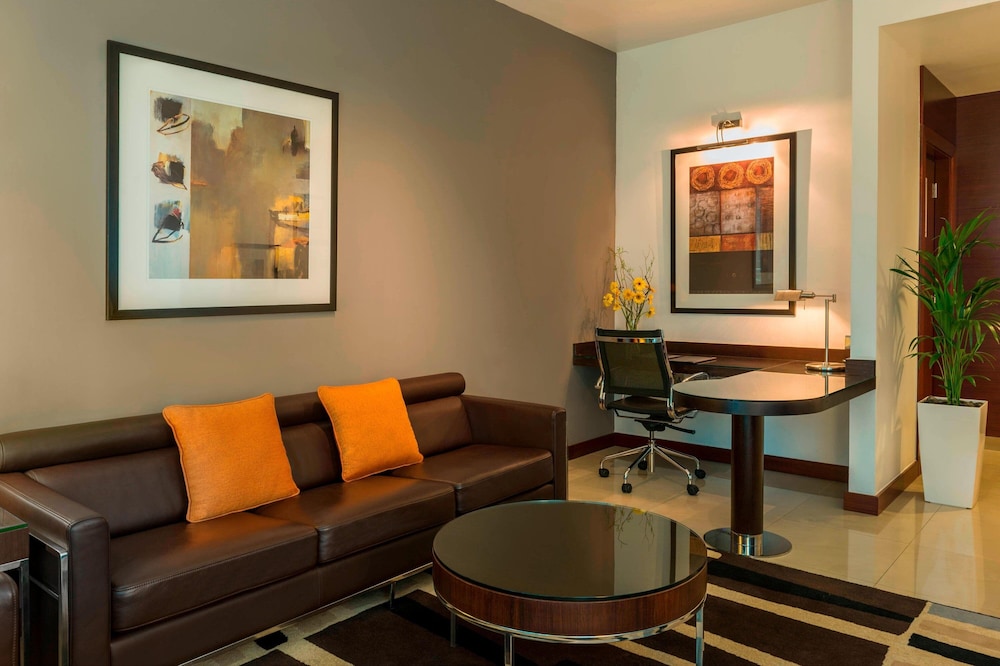 Suite, 1 Bedroom, Non Smoking, Balcony with Complimentary Shuttle Service to Dubai Mall photo 2