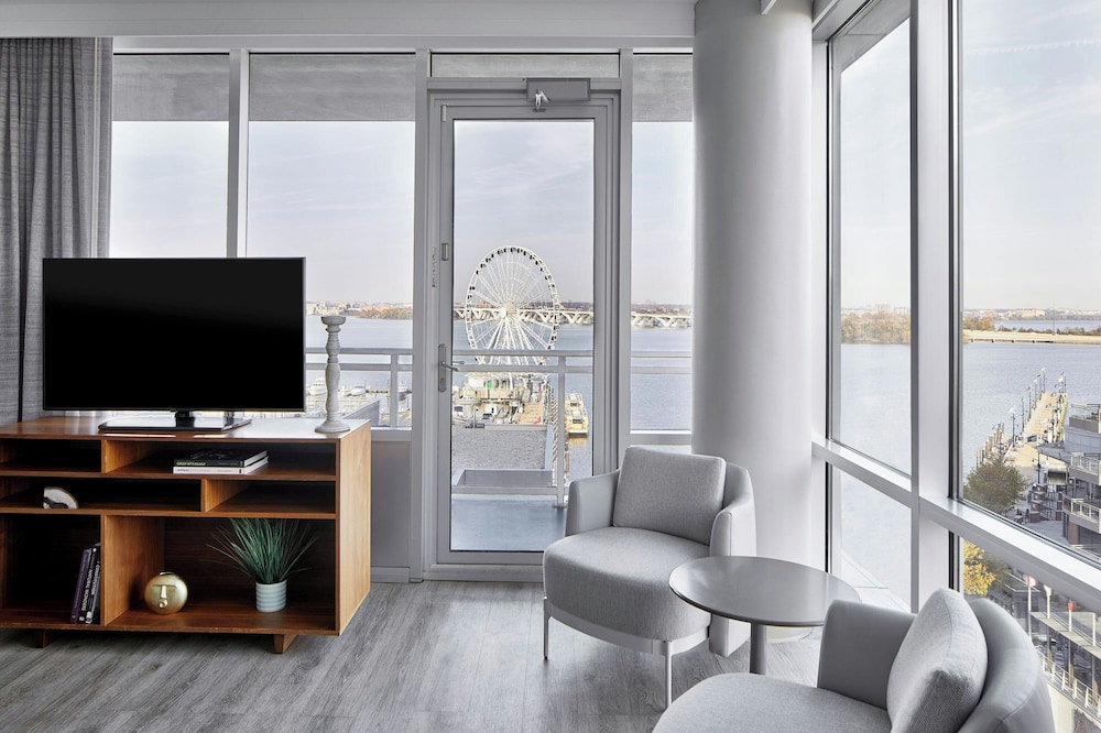 Suite, 1 Bedroom (View) - Photo 3
