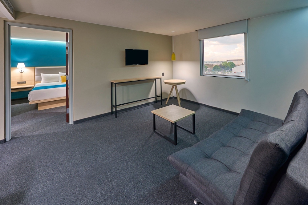 Suite, 1 Queen Bed With Sofa Bed, Non Smoking - Photo 15