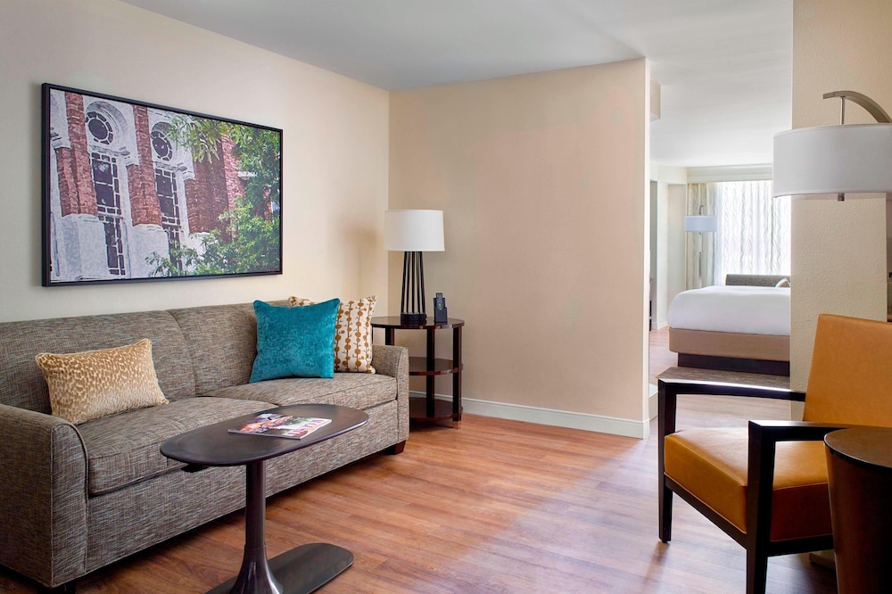 Suite, 1 King Bed, Tower - Photo 1
