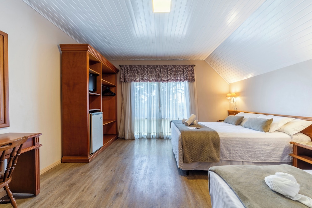 Special connecting room