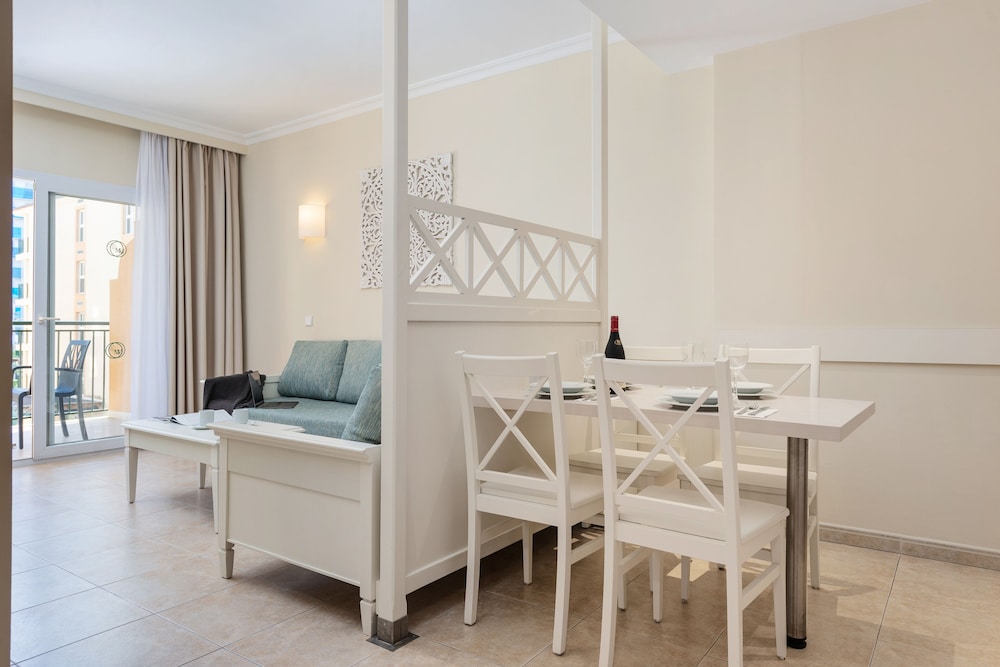 Apartamento, 1 Habitación, Balcón, Vista a la Piscina (2 Adultos + 1 Niño)