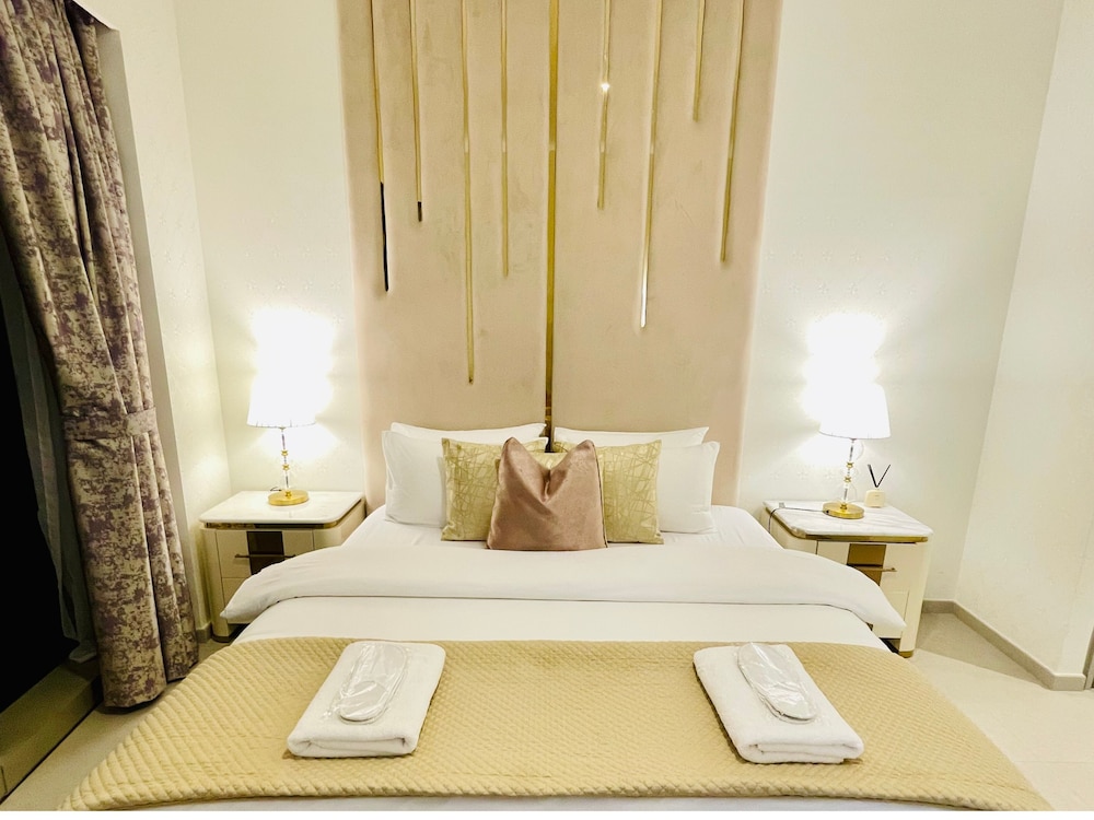 Luxury Apartment, 2 Bedrooms, Park View photo 2