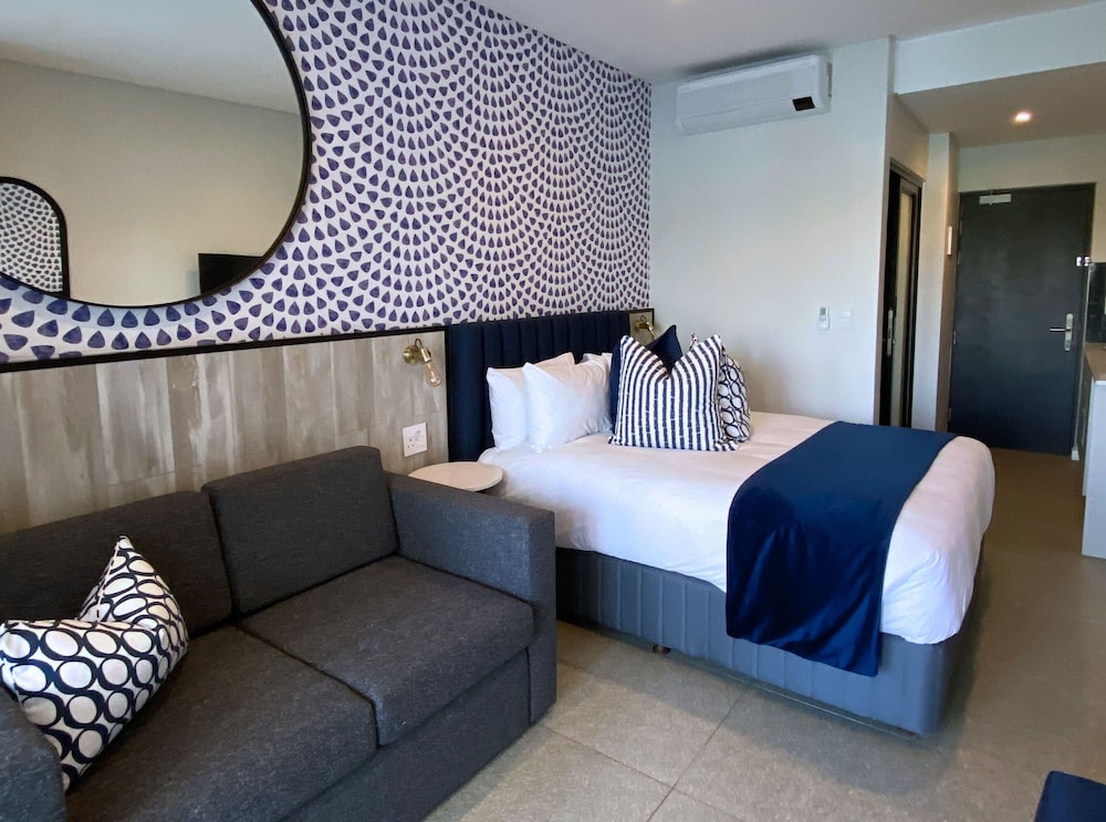 Executive Room, 1 Queen Bed with Sofa bed, Non Smoking, City View