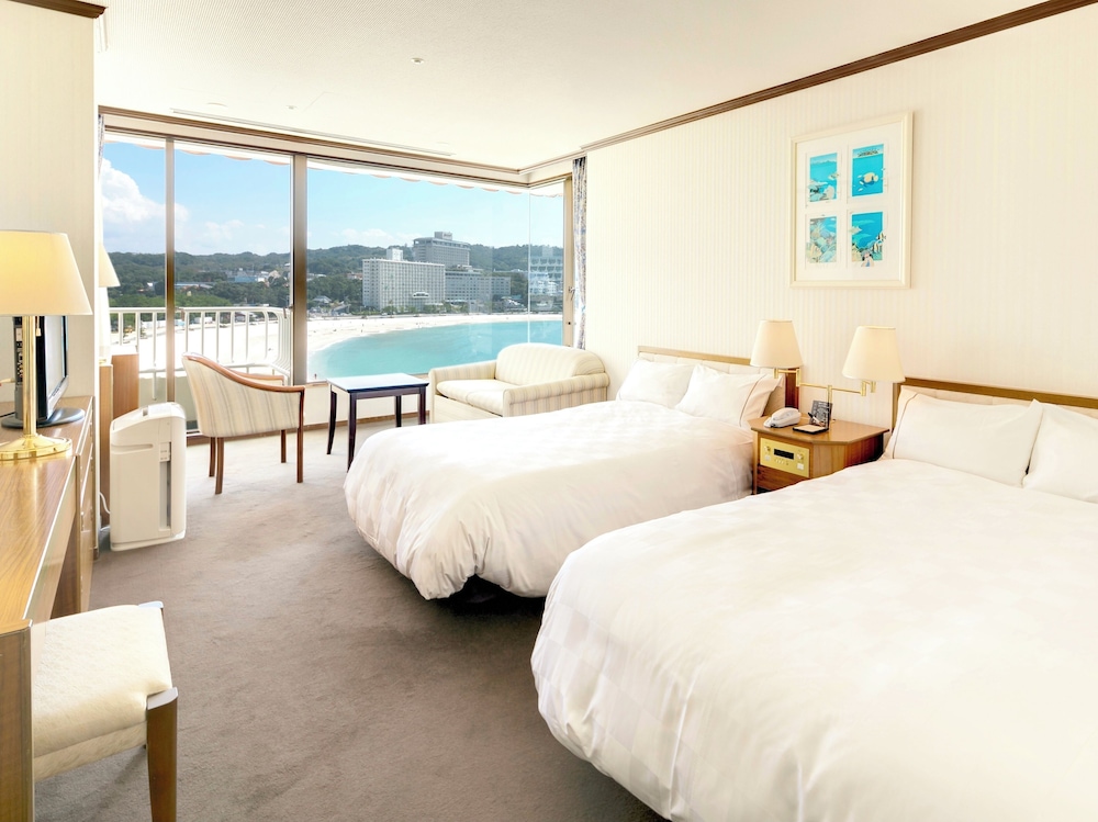 Twin Room with Ocean View - Non-Smoking - Photo 1