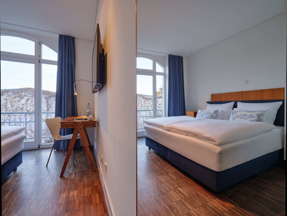 Premium Room - Photo 5