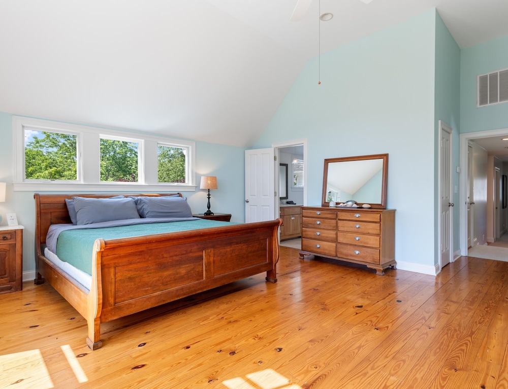 House, Multiple Beds, Patio, Garden View (Serene Refuge)