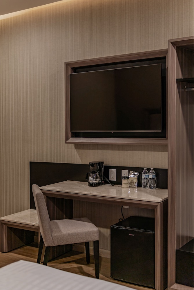 Deluxe Room - Photo 7