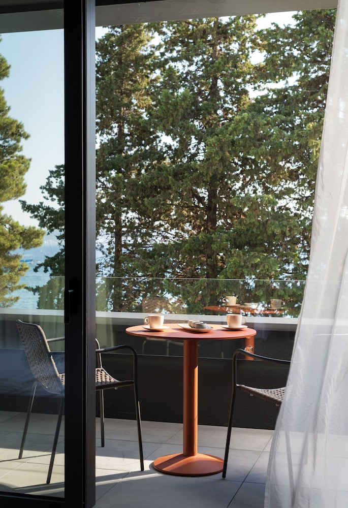 Grand Double or Twin Room, Sea View photo 3