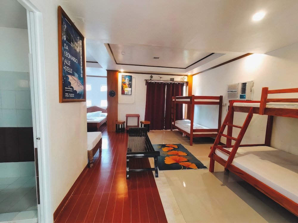 Family Room photo 3