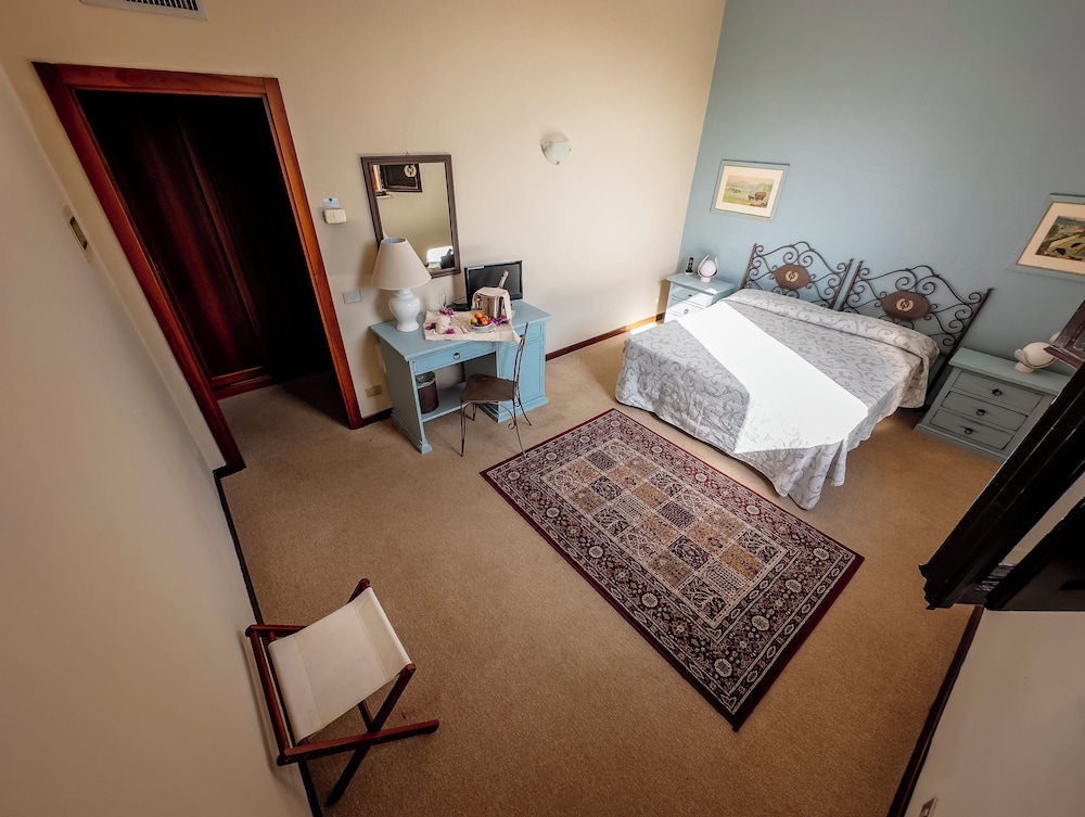 Superior Room - Photo 13