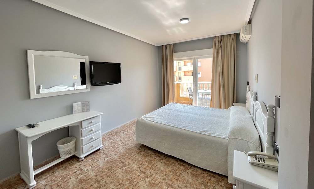 Basic Double Room Single Use photo 2