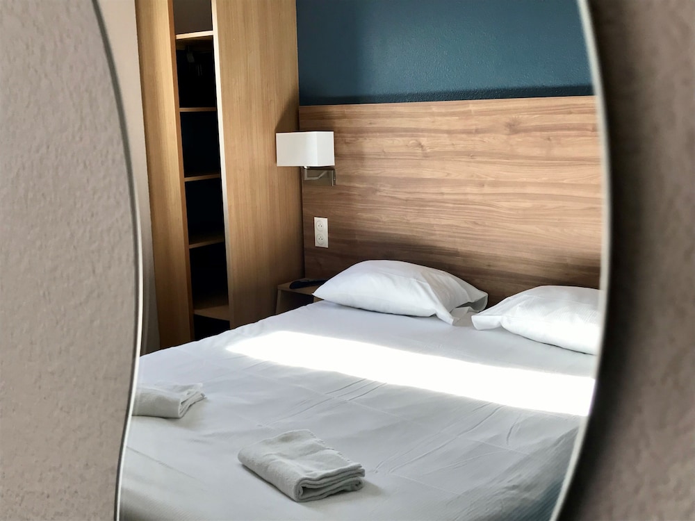 Standard Double Room - Photo 1