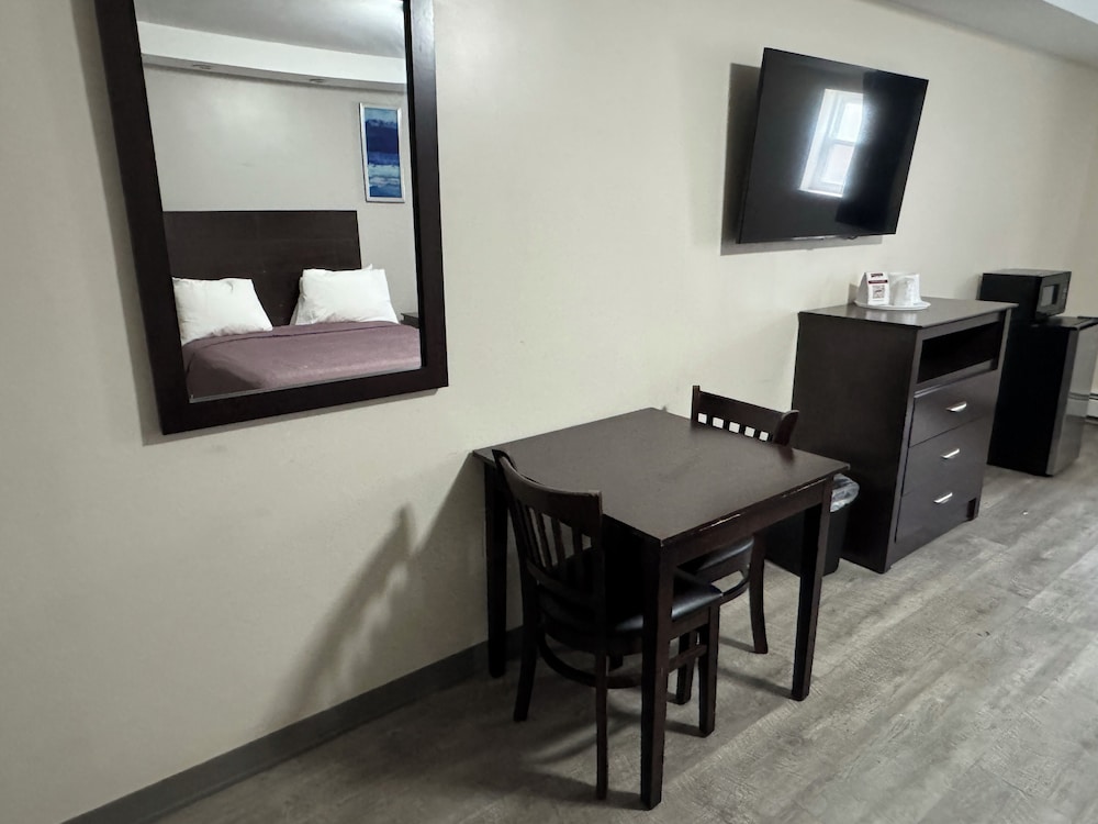 Standard Single Room, 1 Queen Bed, Non Smoking