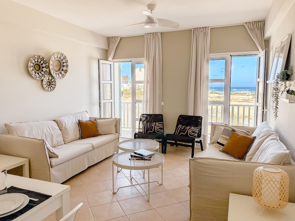 Comfort Apartment, 4 Bedrooms, Non Smoking, Oceanfront photo 1