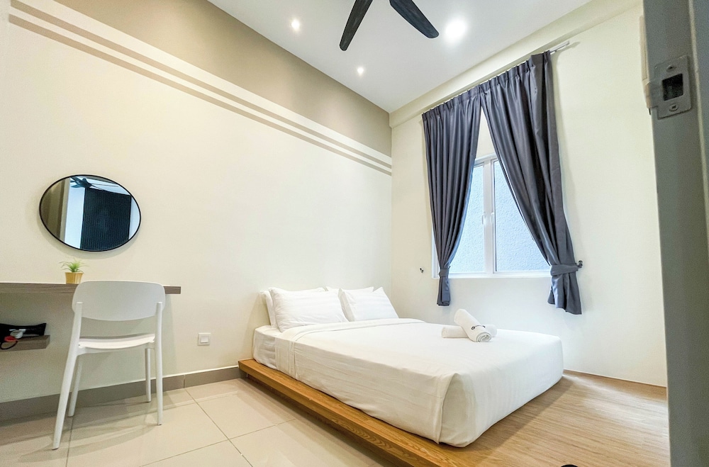 Standard Apartment, 2 Bedrooms, Pool Access, City View photo 3