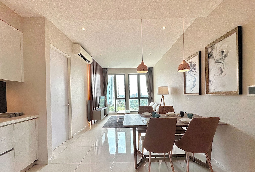 Condo, 1 King Bed, City View photo 1